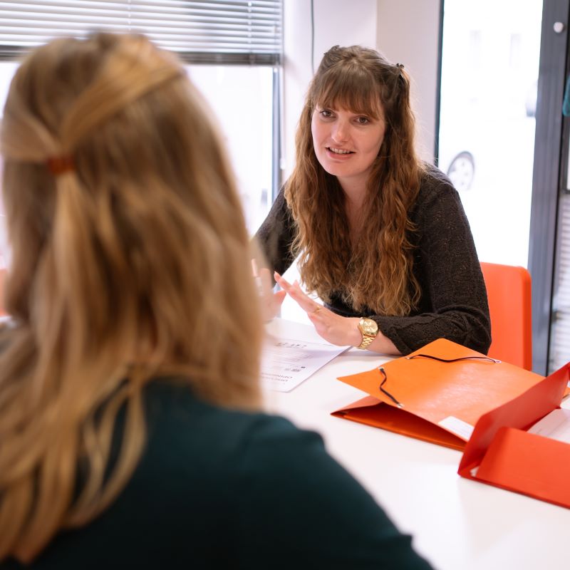 Les petits bilingues-54 ateliers hebdomadaires adolescents